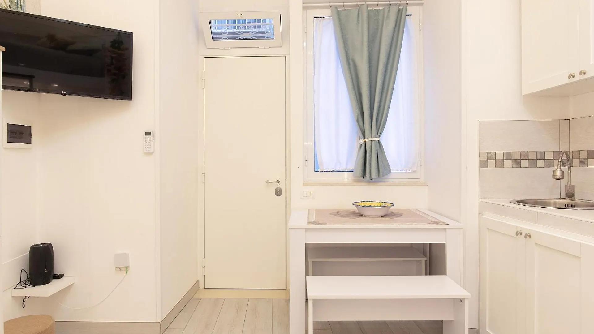 House Benedetta Centro Di Napoli Apartment Italy