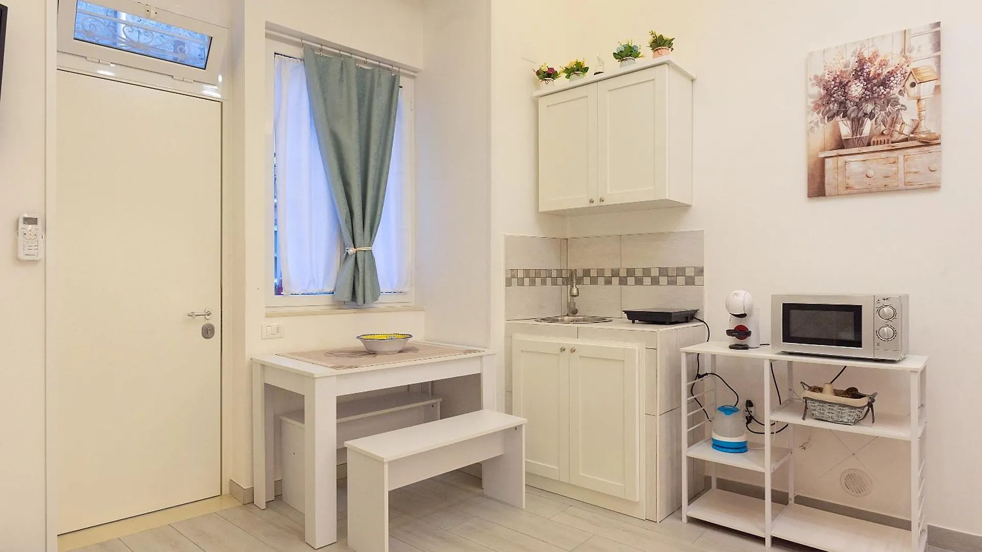 House Benedetta Centro Di Napoli Apartment 0*, Naples Italy